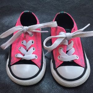 Toddler/baby hot pink converse sz 3